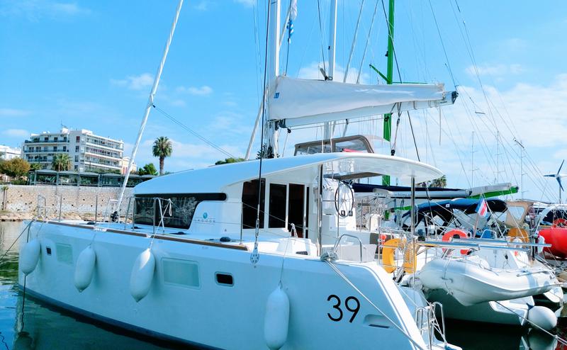 Book yachts online - catamaran - Lagoon 39 - Lion Royal - rent