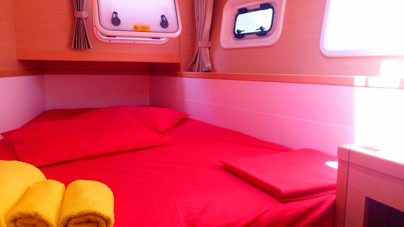 Book yachts online - catamaran - Lagoon 39 - Lion Royal - rent