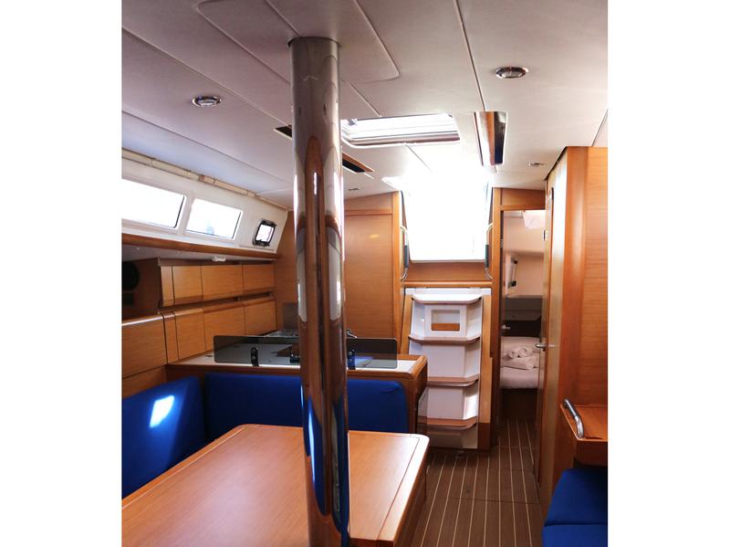 Book yachts online - sailboat - Sun Odyssey 379 - Erin - rent