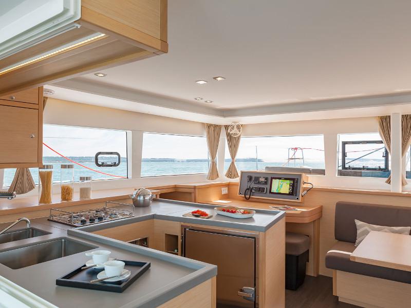 Book yachts online - catamaran - Lagoon 450S - Remire - rent