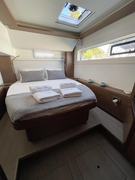 Book yachts online - catamaran - Lagoon 46 - Grand Blue - rent