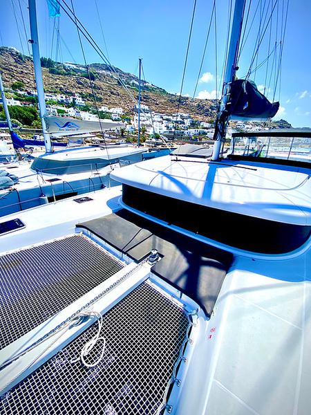Book yachts online - catamaran - Lagoon 42 - The Key of Joy - rent