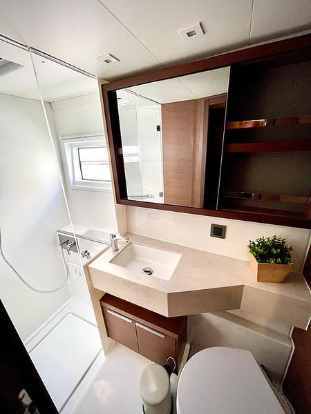 Book yachts online - catamaran - Lagoon 46 - KeYMA - rent