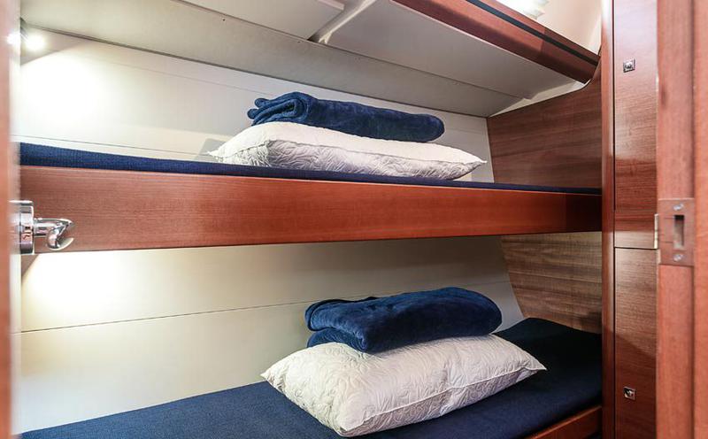 Book yachts online - sailboat - Dufour 512 Grand Large - Eleonora - rent