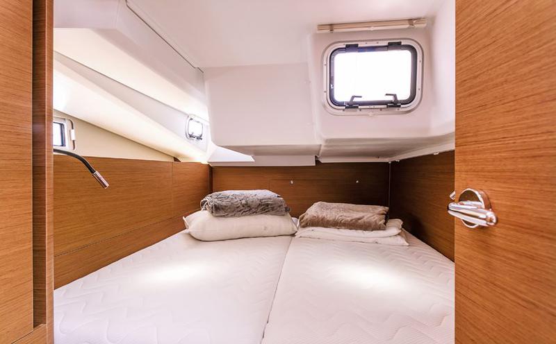 Book yachts online - sailboat - Sun Odyssey 440 - Coco - rent