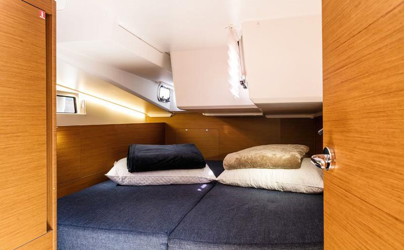 Book yachts online - sailboat - Sun Odyssey 490 - Evita - rent