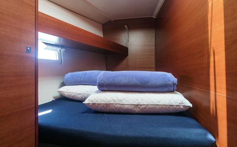Book yachts online - sailboat - Dufour 460 Grand Large - Barbara - rent