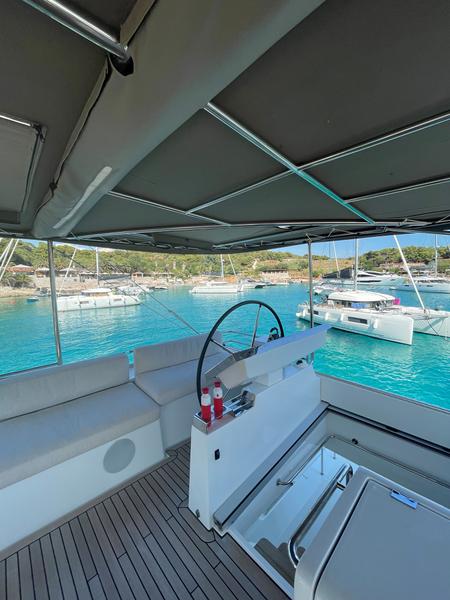 Book yachts online - catamaran - Lagoon 620 - ADRIATIC TIGER - rent