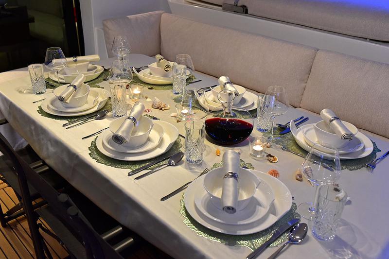 Book yachts online - catamaran - Lagoon 620 - ADRIATIC TIGER - rent
