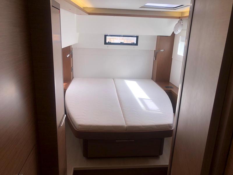 Book yachts online - catamaran - Lagoon 46 - Terra Sarda - air conditioned - - rent
