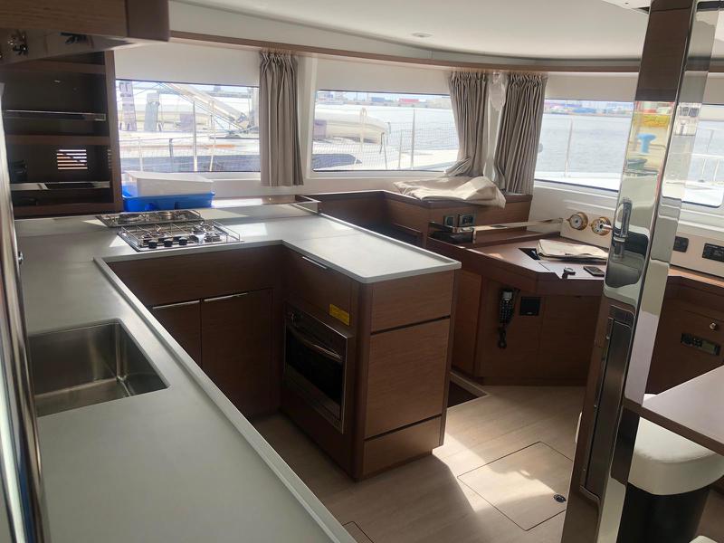 Book yachts online - catamaran - Lagoon 46 - Terra Sarda - air conditioned - - rent
