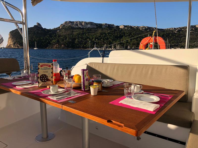 Book yachts online - catamaran - Lagoon 46 - Terra Sarda - air conditioned - - rent
