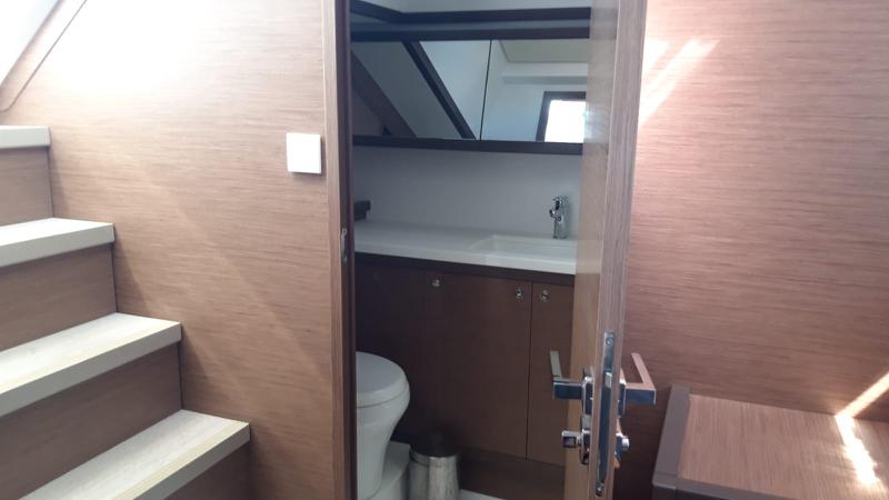Book yachts online - catamaran - Lagoon 52F - Cala Luna - air conditioned - - rent