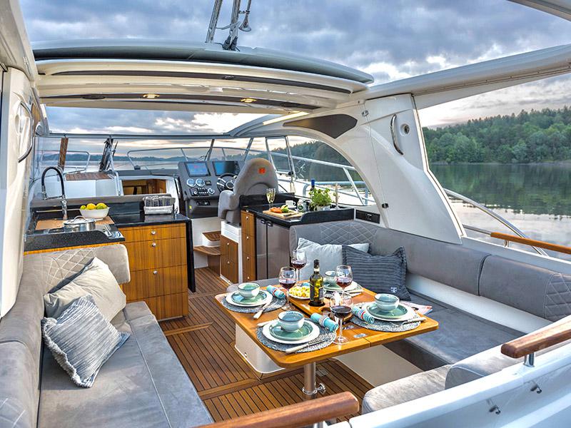 Book yachts online - motorboat - Marex 360 Cabriolet Cruiser - True North - NEW 2022! - rent