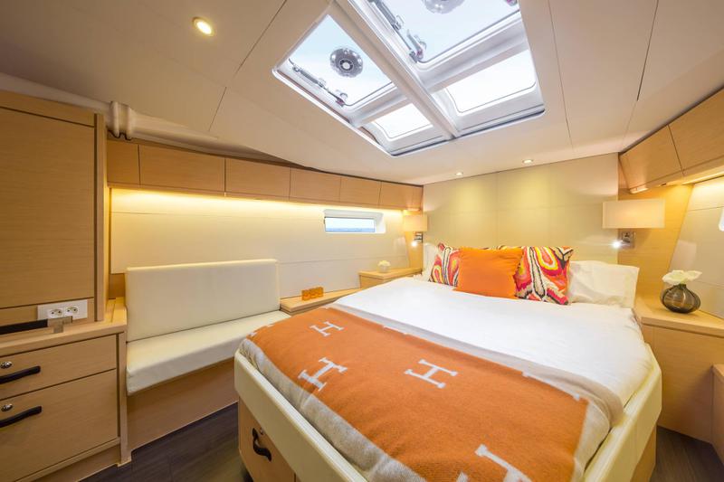 Book yachts online - sailboat - Jeanneau 54 - no name 3 - BLUE HULL, AC+GEN., UNDERWATER LIGHTS - rent