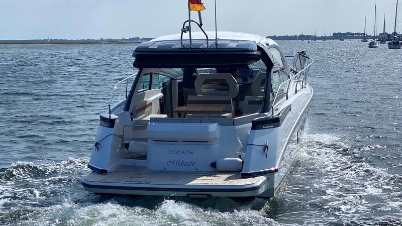 Book yachts online - motorboat - Beneteau GT 40 - Midnight - rent