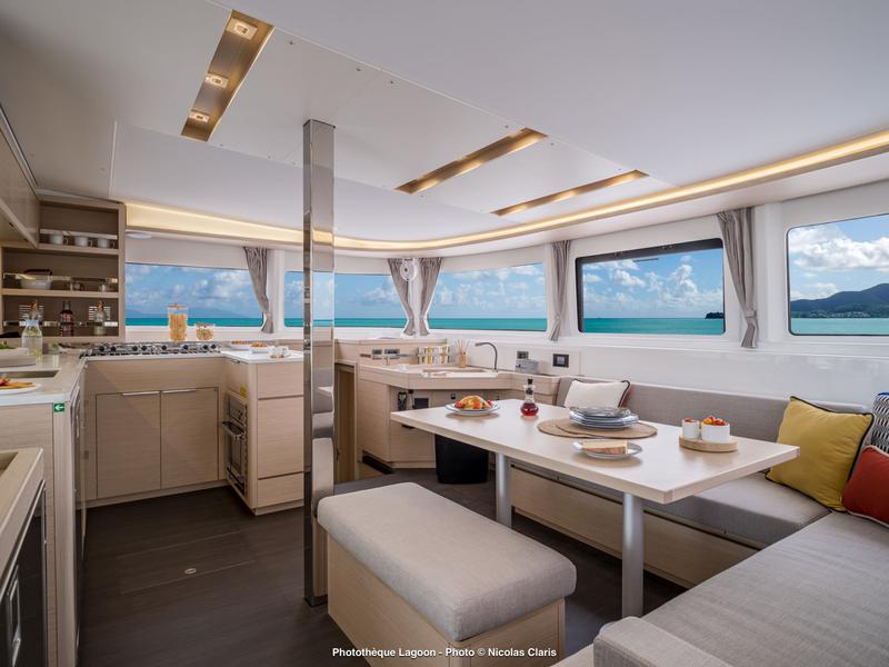 Book yachts online - catamaran - Lagoon 46 - ELIBLU - rent