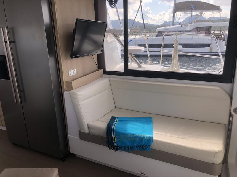 Book yachts online - catamaran - Bali 4.3 - Hogwarts - rent
