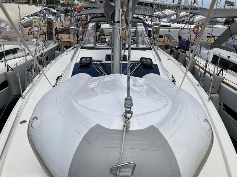 Book yachts online - sailboat - Dufour 390 Grand Large - Molesta - rent