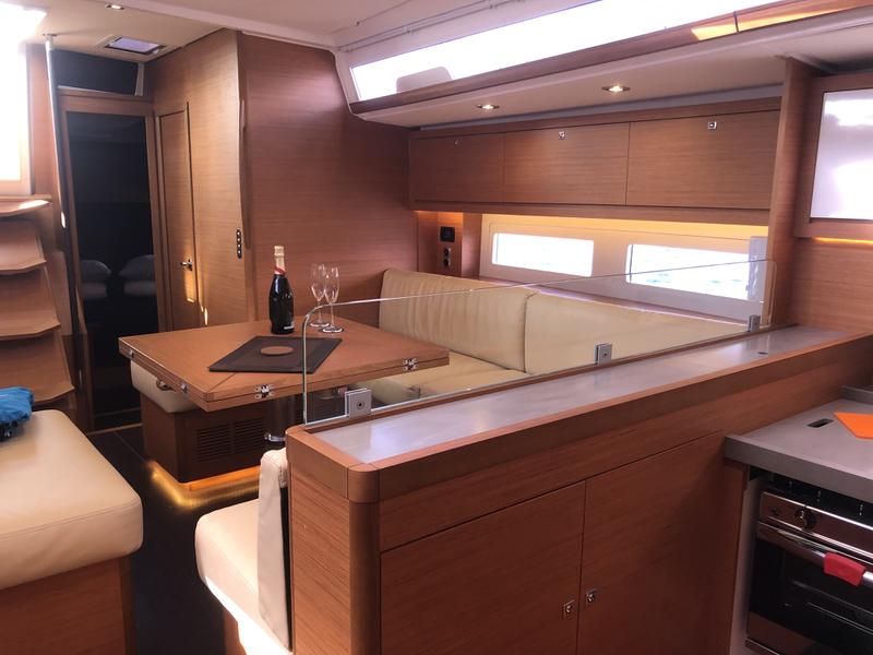 Book yachts online - sailboat - Dufour 530 Owner's version - Gringott - rent