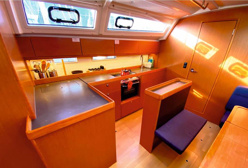 Book yachts online - sailboat - Bavaria 46 Cruiser - Mitis - rent