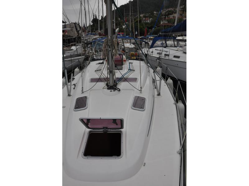 Book yachts online - sailboat - Bavaria 37 Cruiser - Alara 1 - rent