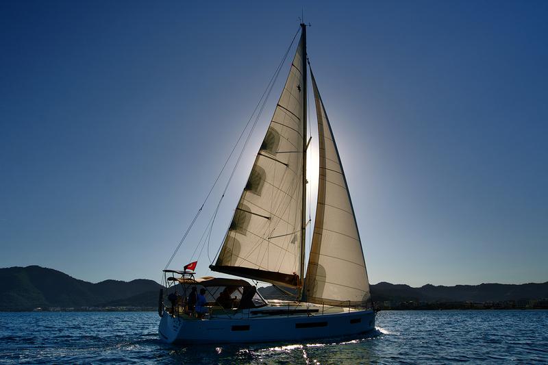 Book yachts online - sailboat - Sun Odyssey 440 - 4 Cabins - Happy Day - rent