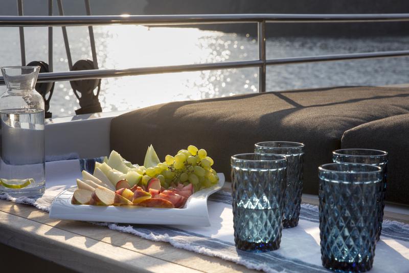 Book yachts online - catamaran - Lagoon 560 S2 - BOOM - rent