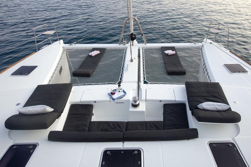 Book yachts online - catamaran - Lagoon 560 S2 - BOOM - rent