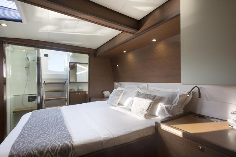 Book yachts online - catamaran - Lagoon 560 S2 - BOOM - rent