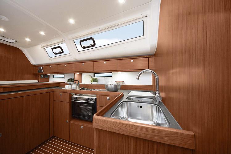 Book yachts online - sailboat - Bavaria 51 Cruiser - Seawalker - rent