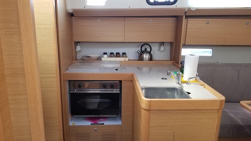 Book yachts online - sailboat - Dufour 360 2 Cabin - Ares - rent