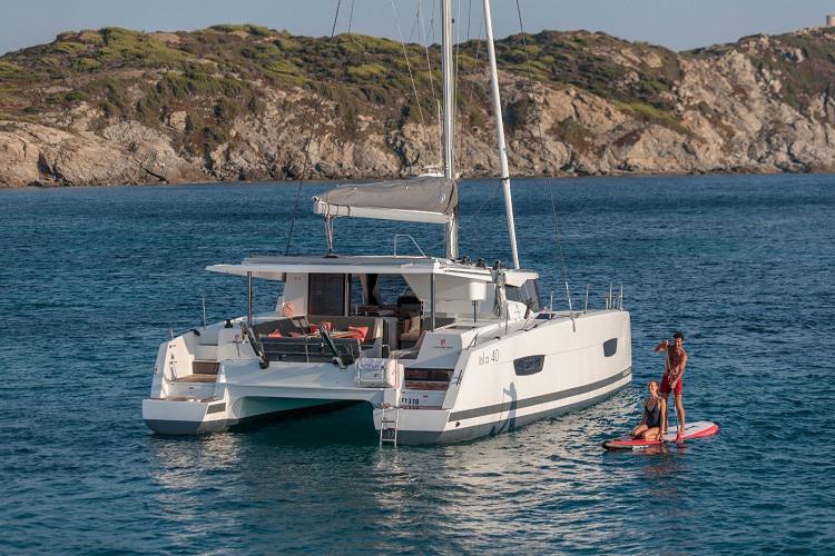 Book yachts online - catamaran - Isla 40 - Blue Orion - rent