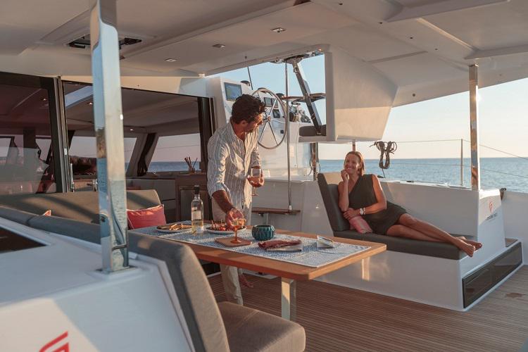 Book yachts online - catamaran - Isla 40 - Blue Orion - rent