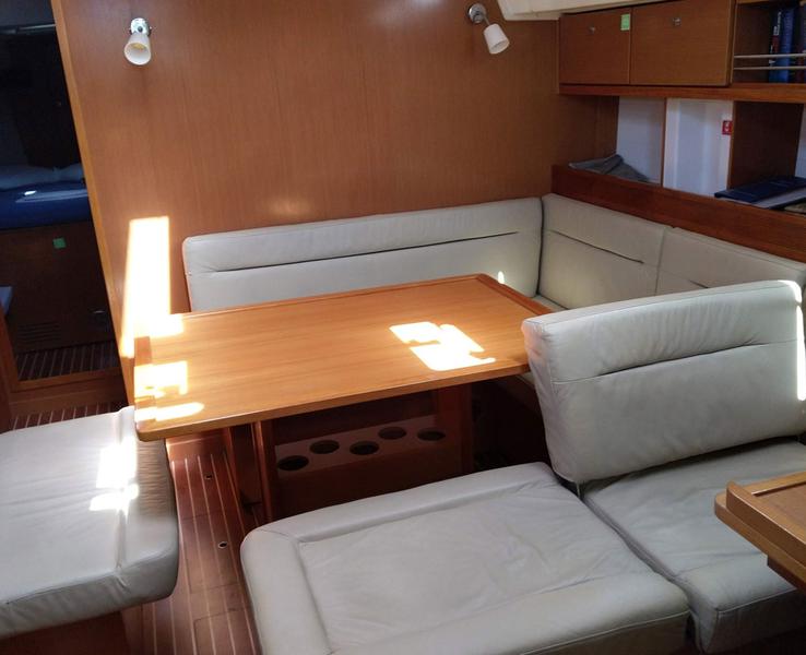 Book yachts online - sailboat - Bavaria 45 Cruiser - Esperos - rent