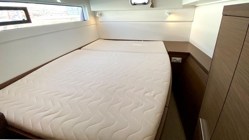Book yachts online - catamaran - Lagoon 40 - Sunrise - rent