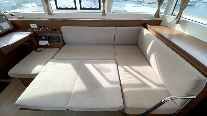 Book yachts online - catamaran - Lagoon 40 - Sunrise - rent