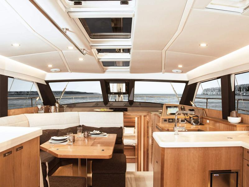 Book yachts online - sailboat - Moody 54 - Adventuro - rent