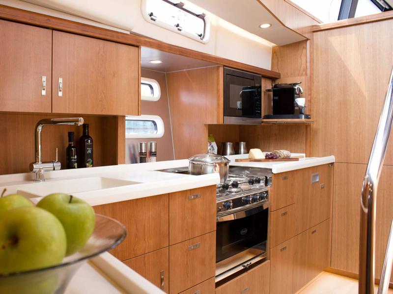 Book yachts online - sailboat - Moody 54 - Adventuro - rent