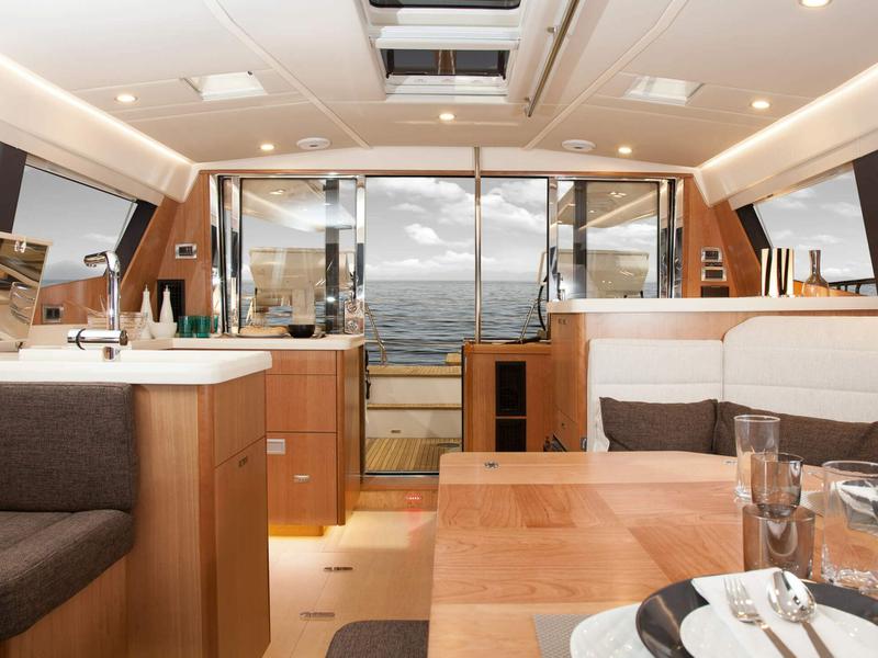 Book yachts online - sailboat - Moody 54 - Adventuro - rent