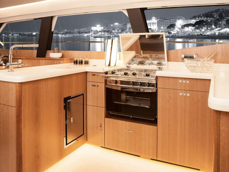 Book yachts online - sailboat - Moody 54 - Adventuro - rent