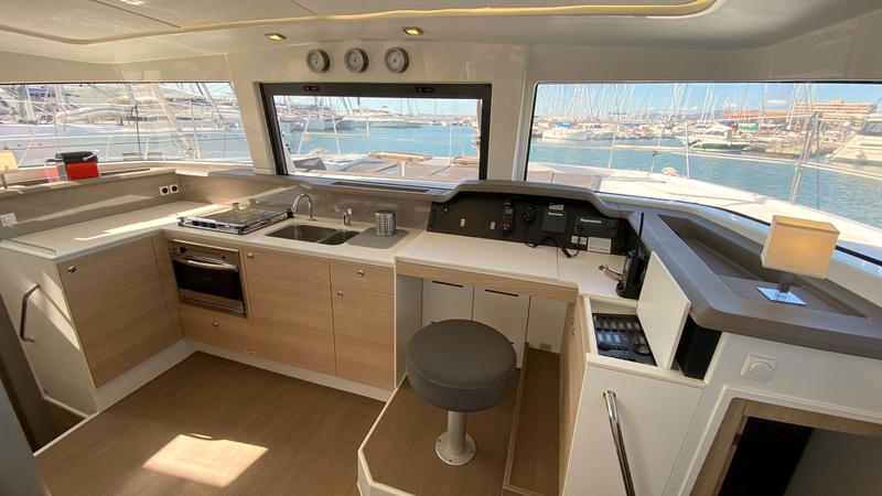 Book yachts online - catamaran - Bali 4.0 - Escape - rent