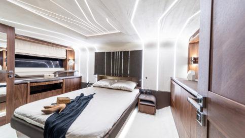 Book yachts online - motorboat - Galeon 680 Fly - Paradise - rent