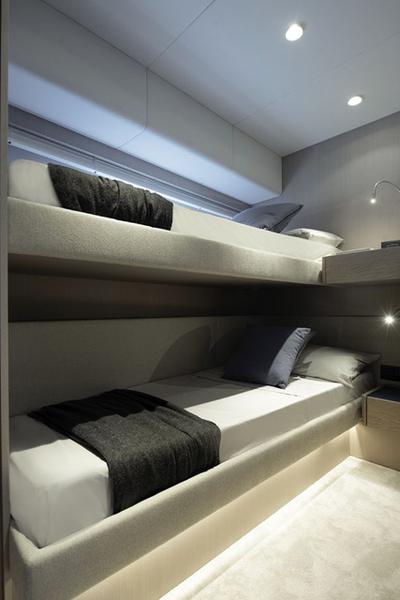 Book yachts online - motorboat - Ferretti 500 - Roch Antonio - rent