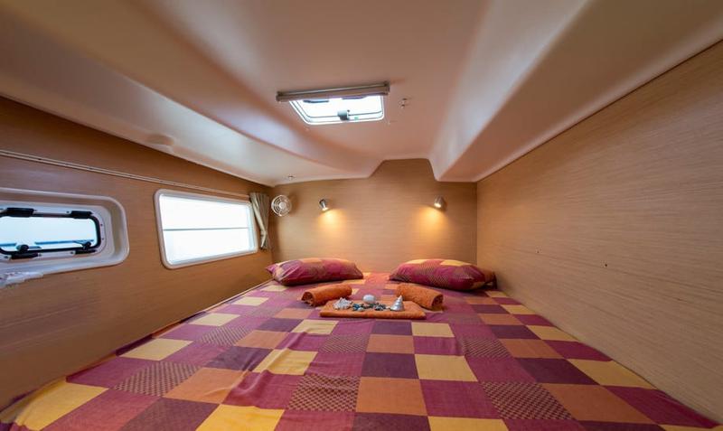 Book yachts online - catamaran - Lagoon 380 S2 - LAGOON 380 (2014) - ATH - rent