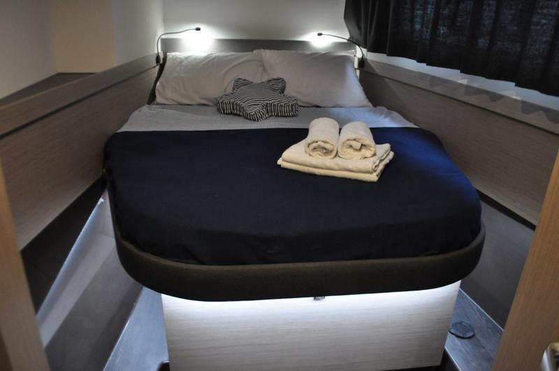 Book yachts online - catamaran - Astréa 42 - ASTREA 42 (2020) - ATH - rent