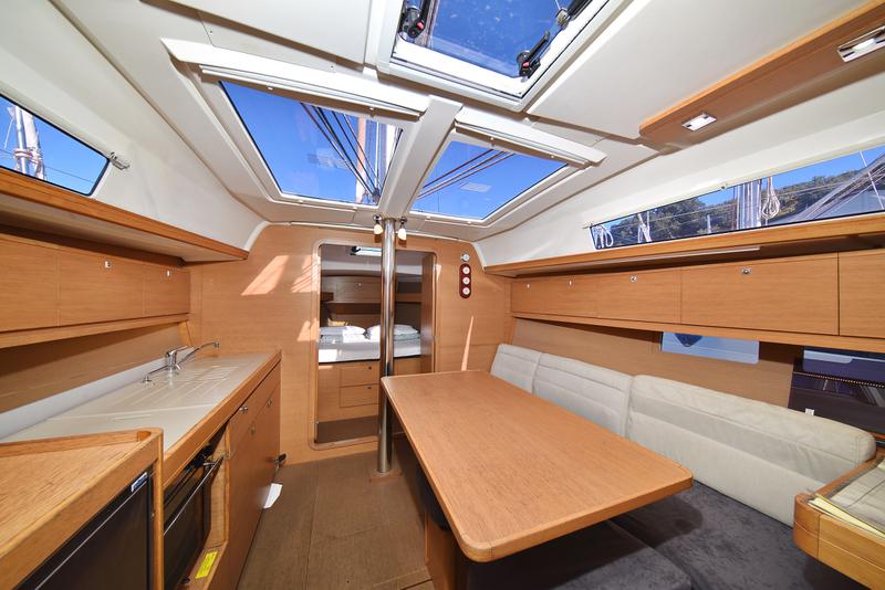 Book yachts online - sailboat - Dufour 382 - Wanderlust - rent
