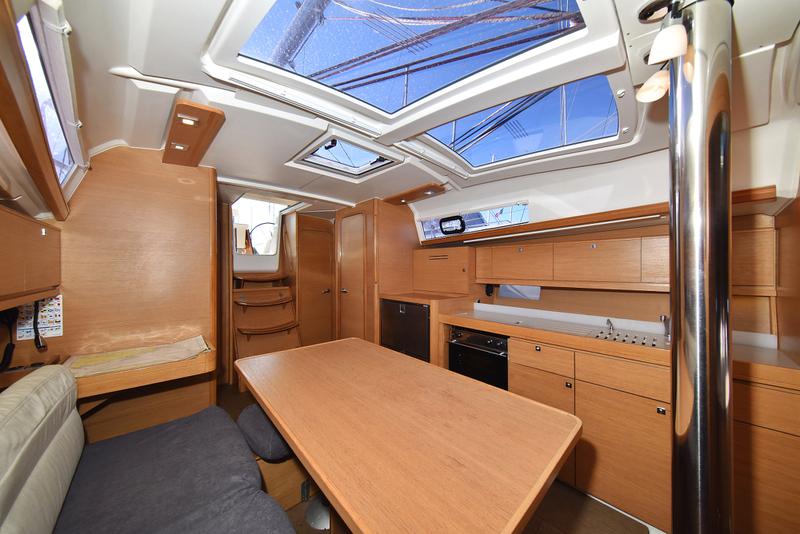 Book yachts online - sailboat - Dufour 382 - Wanderlust - rent