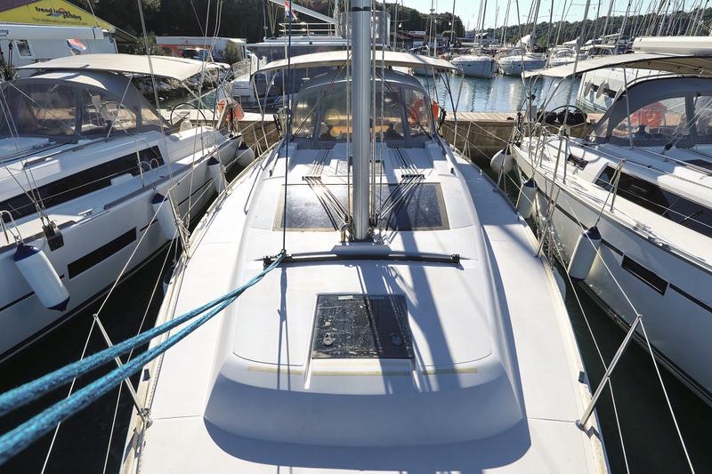 Book yachts online - sailboat - Dufour 382 - Wanderlust - rent
