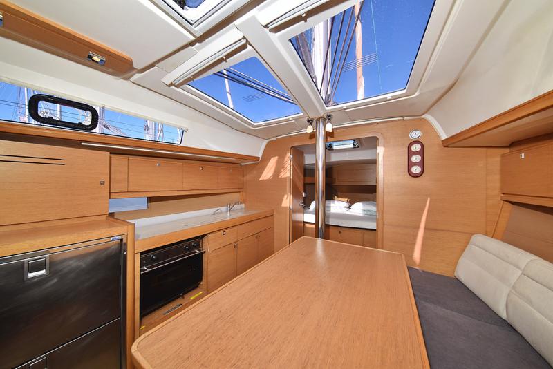 Book yachts online - sailboat - Dufour 382 - Wanderlust - rent